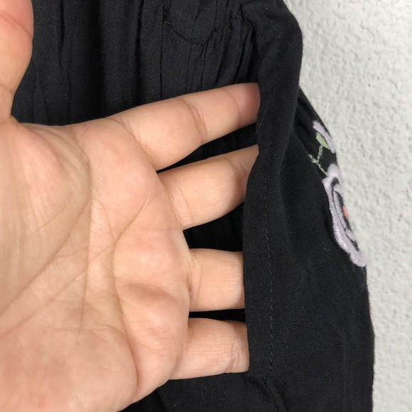 L’atiste By Amy womens romper shorts Size L Black Embroidered Flowers - Picture 9 of 10